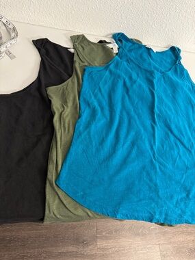 3-pack Women’s Sleeveless Tank Top - Blue, Olive, Black
